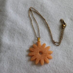 Pendentif "Marguerite abricot"