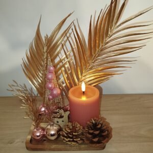 Centre de table  avec bougie LED rose et déco de noël