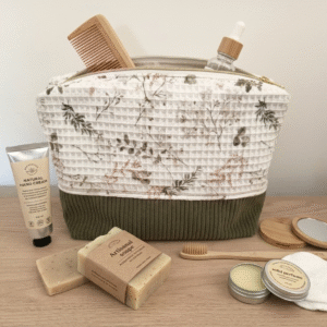 Trousse de toilette "Velours vert foncé et nids d'abeille à fleurs"