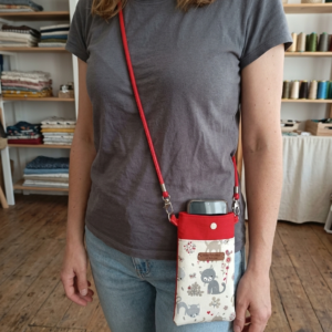 Pochette téléphone  -ROUGE et motif CHATS